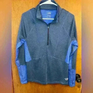 The North Face Women’s 3/4 zip womens pullover